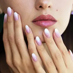 Bezpieczny manicure: 5 metod, które nie zniszczą Twoich paznokci