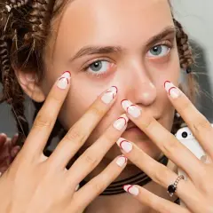 Jak zrobić paznokcie akrylowe: 8 kroków do perfekcyjnego manicure