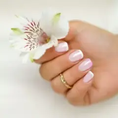 Jaki lakier do french manicure? Wybierz idealny dla siebie