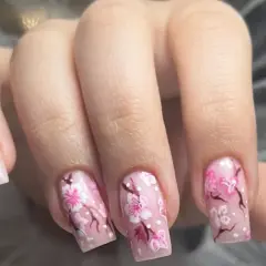 Czy manicure hybrydowy przedłuża paznokcie? Prawda vs mit