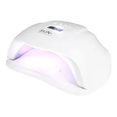 Jaka lampa do paznokci? Wybierz najlepszą do manicure w domu