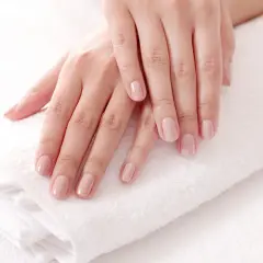 Jak używać primer do paznokci: 10 wskazówek dla perfekcyjnego manicure