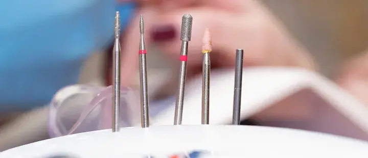 Końcówki do manicure: Poznaj ich zastosowanie i funkcje