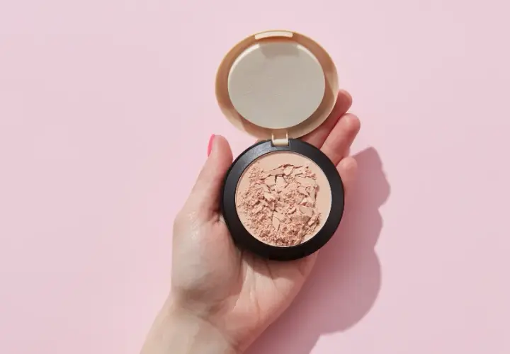Najlepszy puder do cery dojrzałej - porównanie i zalety produktów