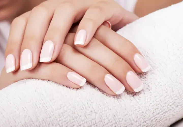 Manicure klasyczny: na czym polega i jak go wykonać krok po kroku