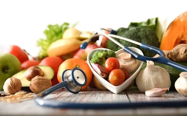 Co jeść na cerę trądzikową: 7 kluczowych produktów i 3 do unikania