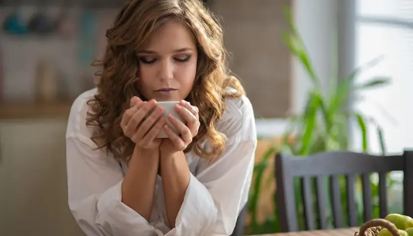 Jakie zioła pić na ładną cerę? 7 najlepszych naparów dla skóry