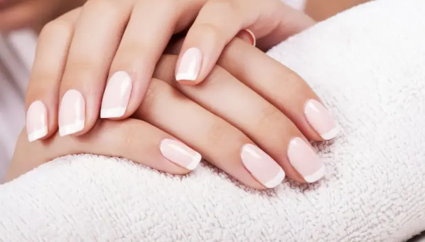 Manicure klasyczny: na czym polega i jak go wykonać krok po kroku