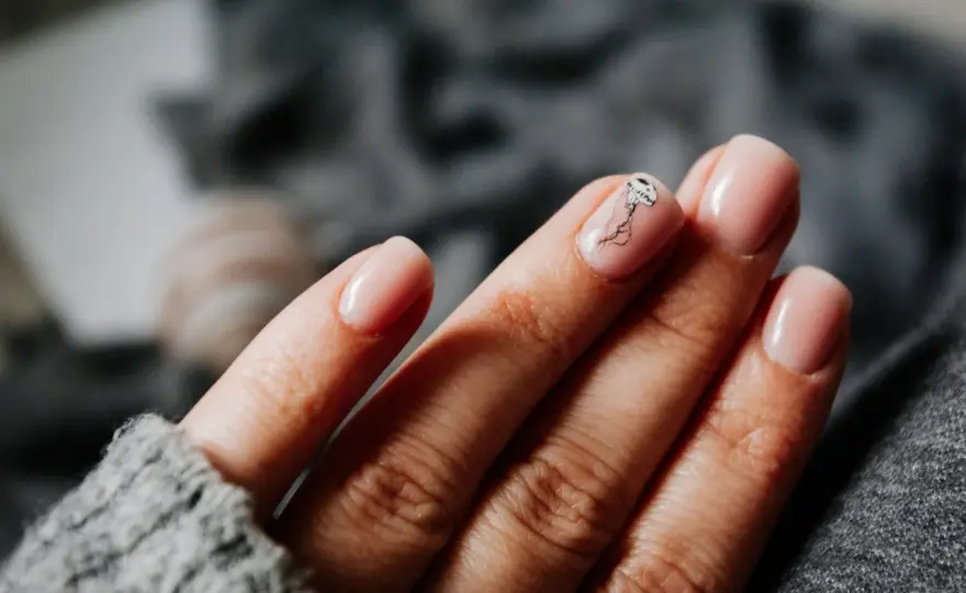 Jak pilnikować paznokcie: 5 porad dla idealnego manicure
