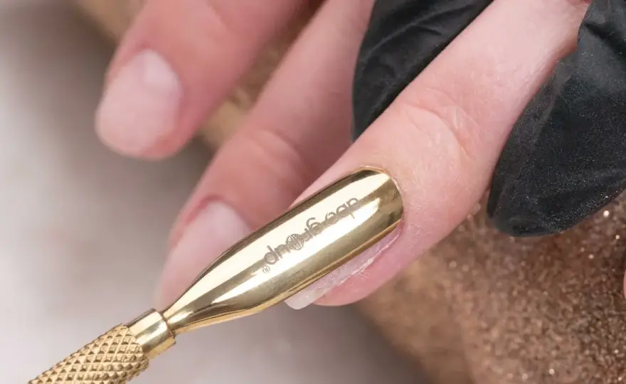 Jak używać przyrządów do manicure: 5 prostych kroków dla początkujących