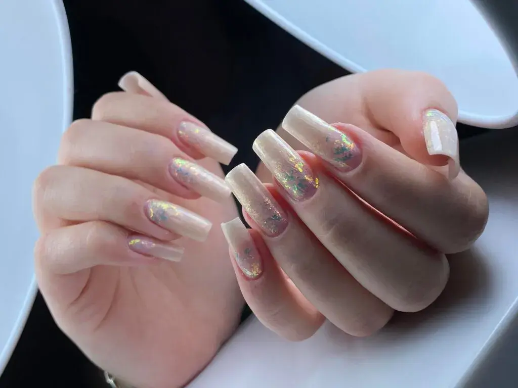 Czy manicure żelowy jest szkodliwy? Poznaj fakty i zagrożenia